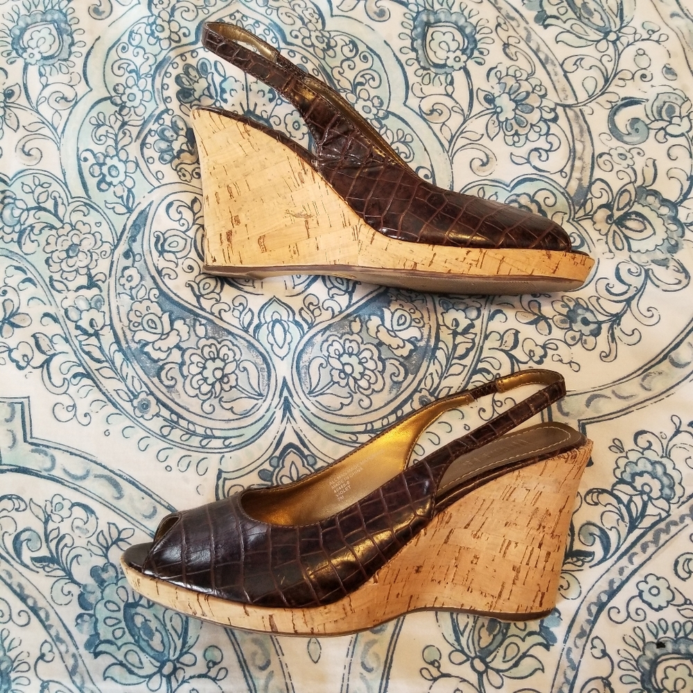 Nickels Crocodile Patterned Peep-toe Wedges